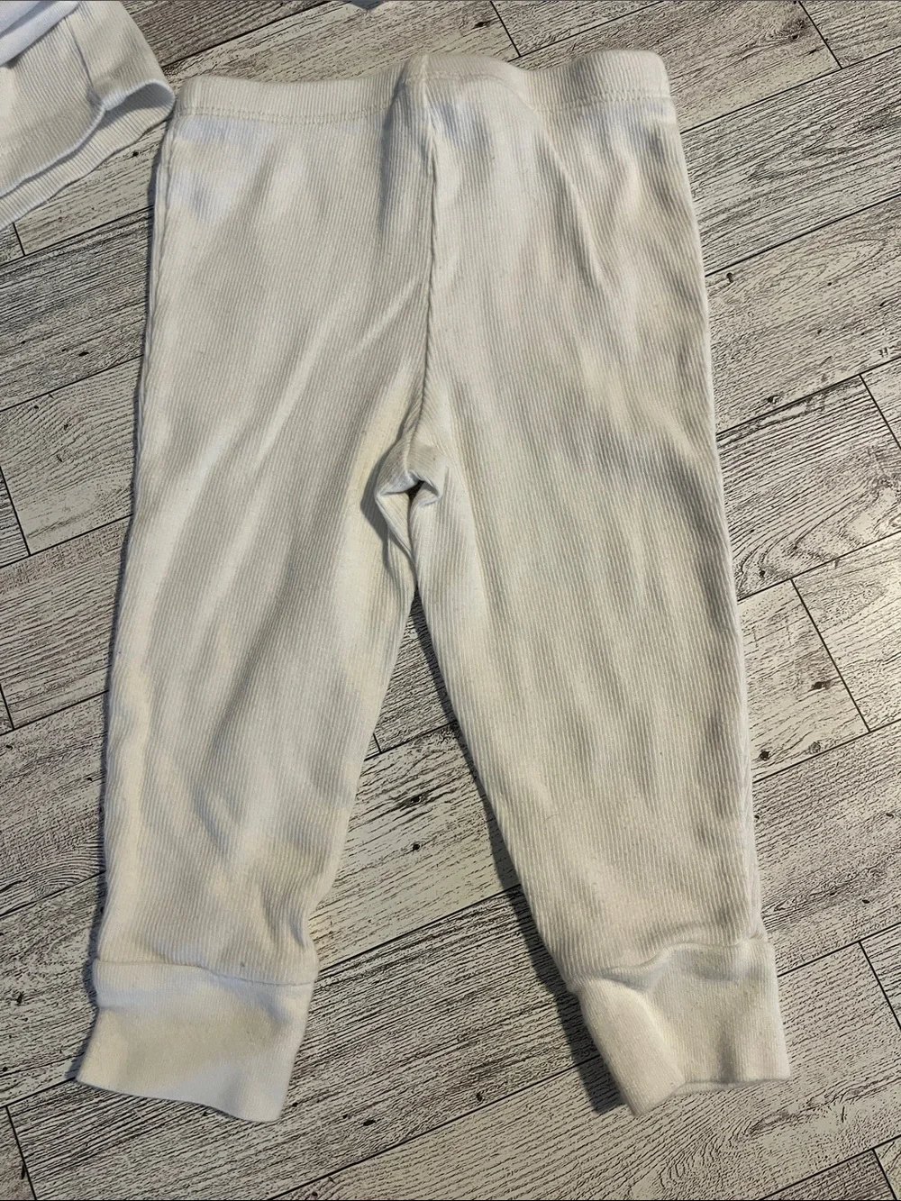 Carter's White Ribbed Three-Piece Set with 'love' Graphic Size 9 Months
